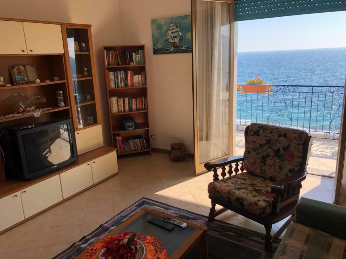 Locazione Turistica F.G. Rando Διαμέρισμα Letojanni Εξωτερικό φωτογραφία